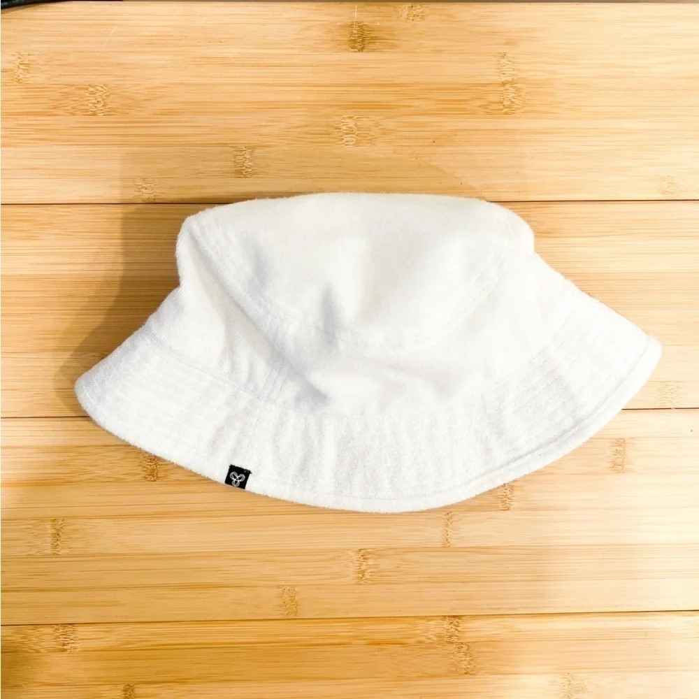 Aritzia French Terry white bucket hat M/L - Picture 3 of 8